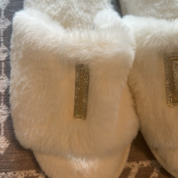 Dearfoams I Do Slippers - Picture 2 of 5